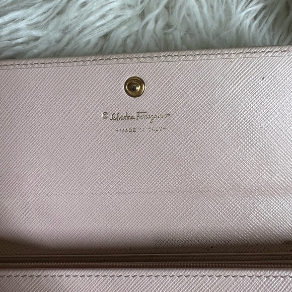 Salvatore Ferragamo Wallet - Picture 7 of 16